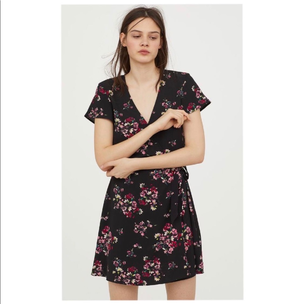 NWOT H&M patterned floral wrap dress
